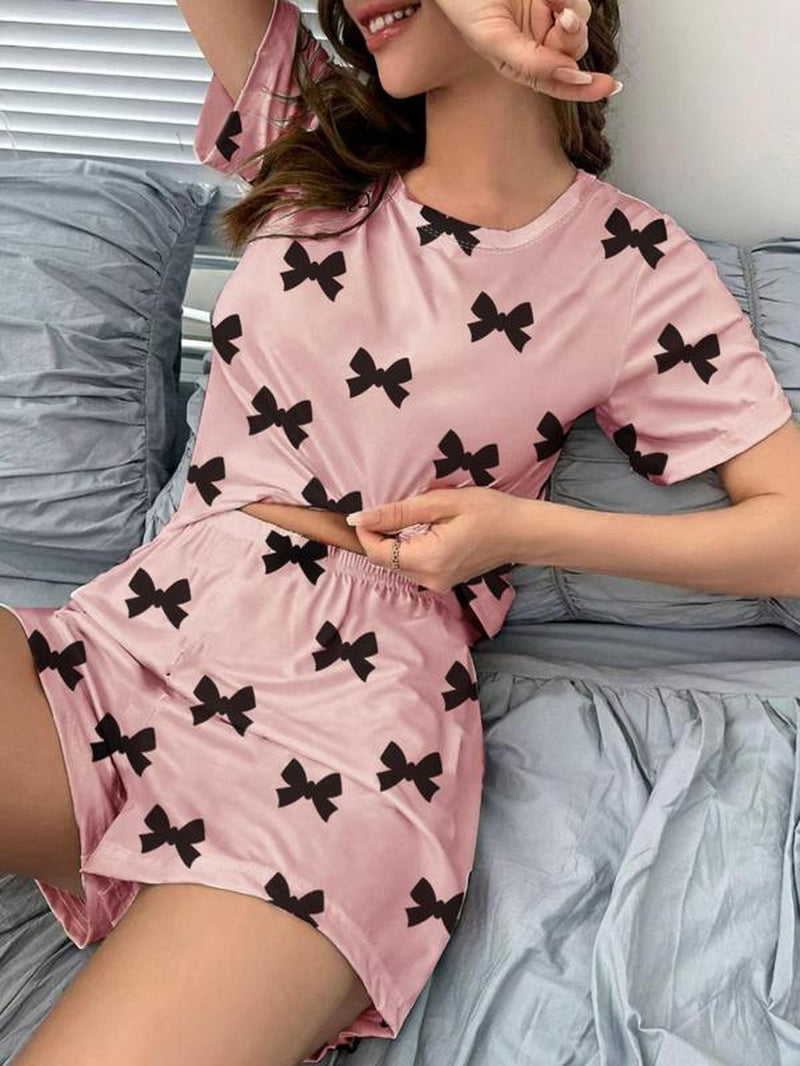 Cozy Comfort: Women's All-Over Print Tee & Shorts Pajama Set - The Perfect Casual Sleepwear for Every Season